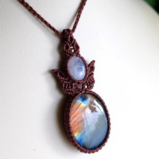 さい様専用 レインボーラブラドライトとブラックオパールのマクラメ