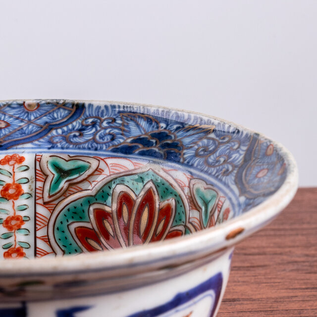 古伊万里 染錦 唐華文 鉢 明治時代 | iichi 日々の暮らしを心地よく