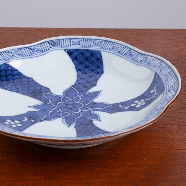 古伊万里 染付 捻り文様 中皿 江戸後期 | iichi 日々の暮らしを