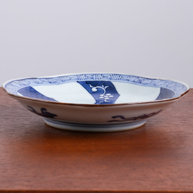古伊万里 染付 捻り文様 中皿 江戸後期 | iichi 日々の暮らしを