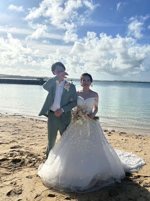 実例写真！ウエディングドレス ビーズ 花モチーフ 3D立体レース刺繍