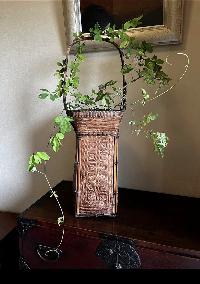 竹籠 花入れ 工芸品 茶道具 高さ63cm yk275 | iichi 日々の暮らしを