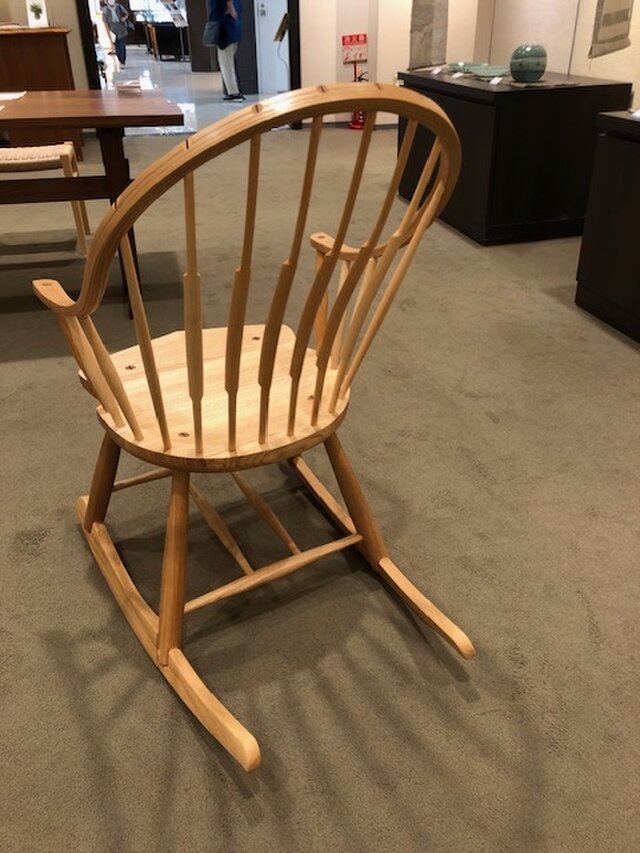 ウィンザーロッキングチェア | iichi 日々の暮らしを心地よくする