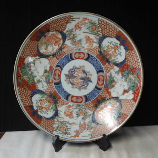 c188 古伊万里 色絵 大皿 江戸時代 葡萄・りす・鳳凰・獅子 亀甲紋