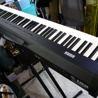 KORG コルグ SP-100 電子ピアノ ペダル＋スタンド＋ヘッドホン付き