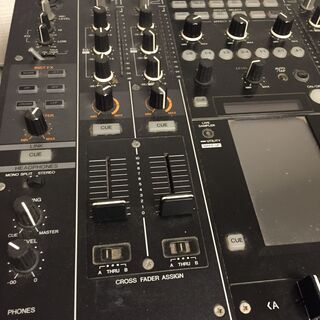 DJミキサー Pioneer DJM-2000