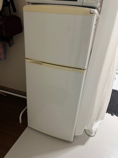 sanyo sr-ym110 冷蔵庫小さめ (あか) 藤崎のキッチン家電《冷蔵庫》の