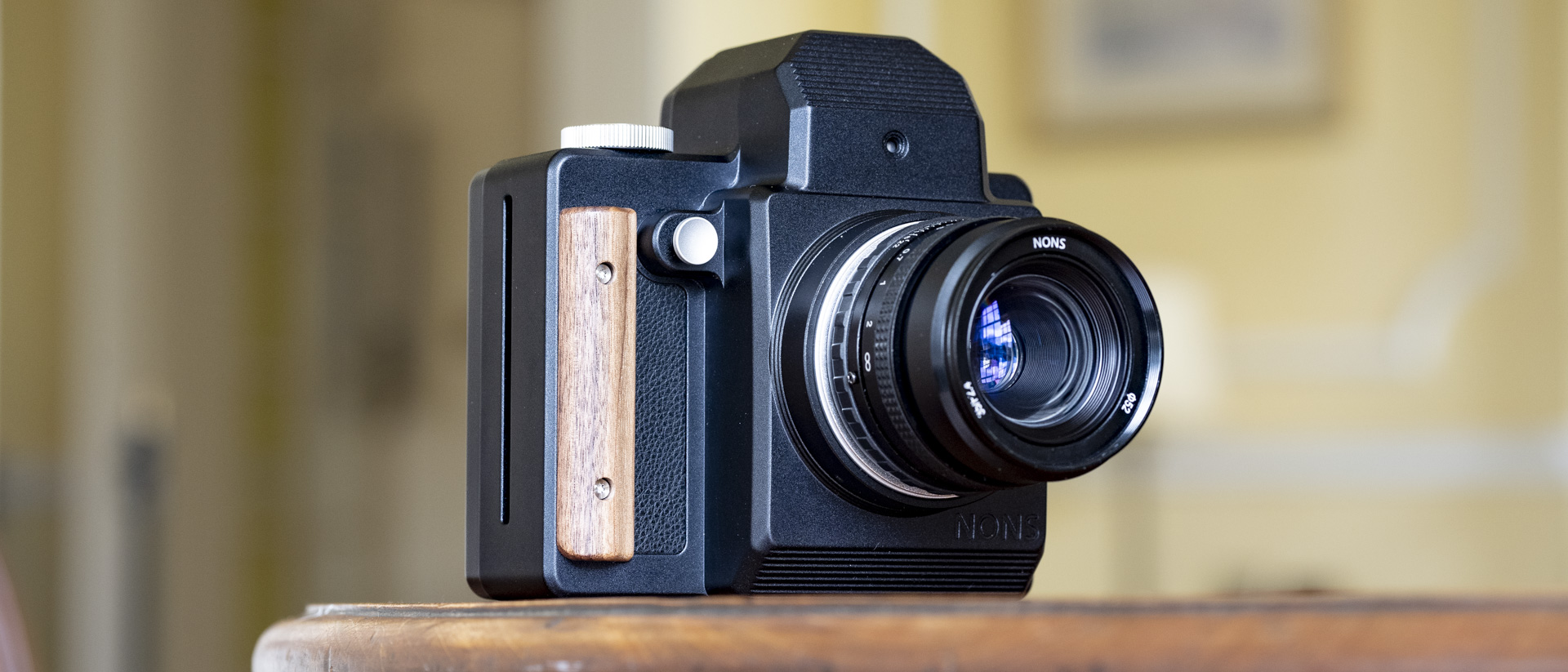 Nons SL660 review: an instant camera photographers will fall in
