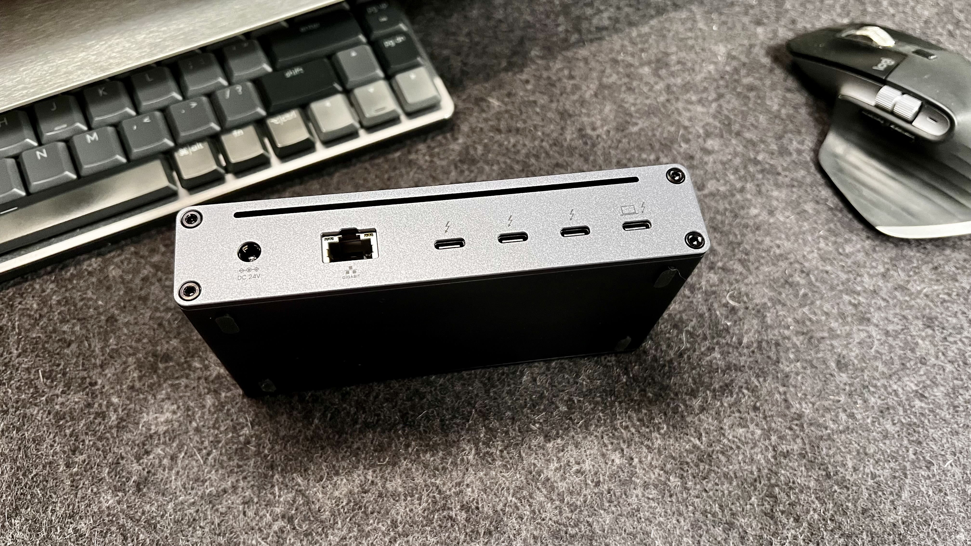 Ugreen Revodok Max 208 8-in-1 Thunderbolt 4 docking station review