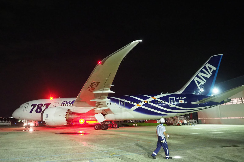 ANA BOEING-787 初号機就航記念 鯖塗装機 1/200モデルプレーン ANA