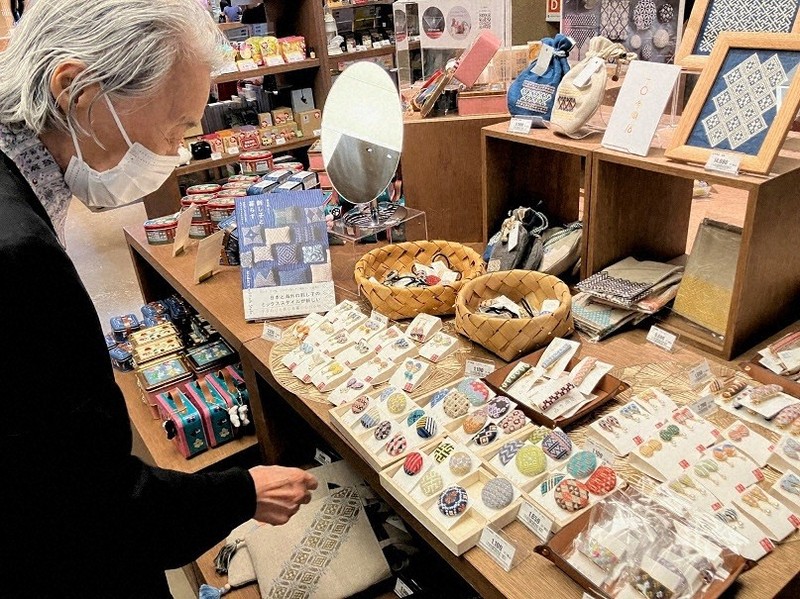 こぎん刺し」雑貨 「福祉を前面に出さずとも、十分戦える」魅力 [写真