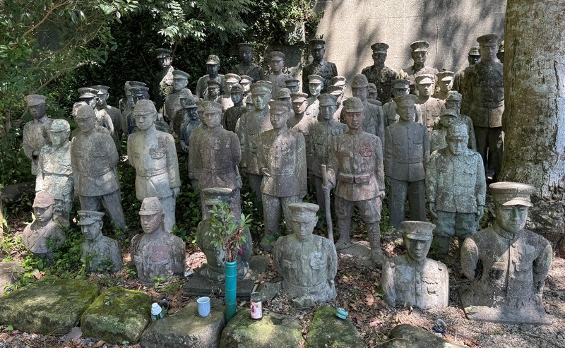探訪珍スポット：「俺たちを忘れないでくれ」 表情異なる軍人像92体
