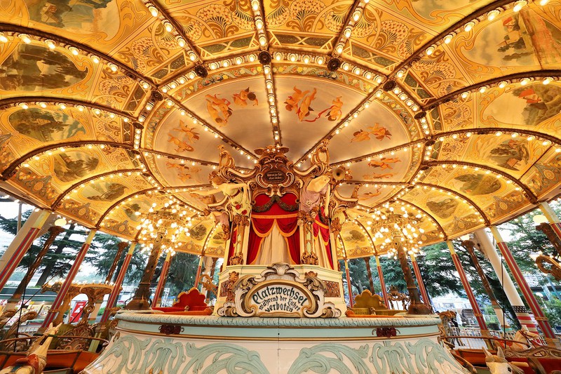 読む写真：回転木馬 最後の旅路 [写真特集11/9] | 毎日新聞