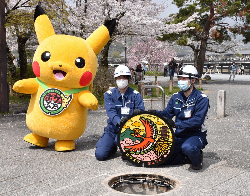 ポケふた」京都に初設置 ホウオウなど10種デザイン、市内5カ所に
