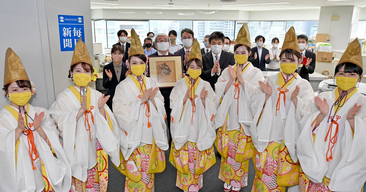 福届けます 十日戎目前、大阪のえべっさん3社から福娘 | 毎日新聞