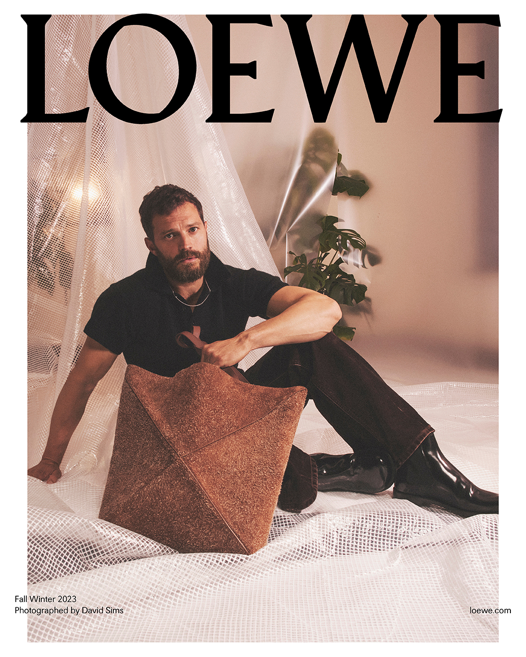 LOEWEの2023年秋冬広告キャンペーンが公開