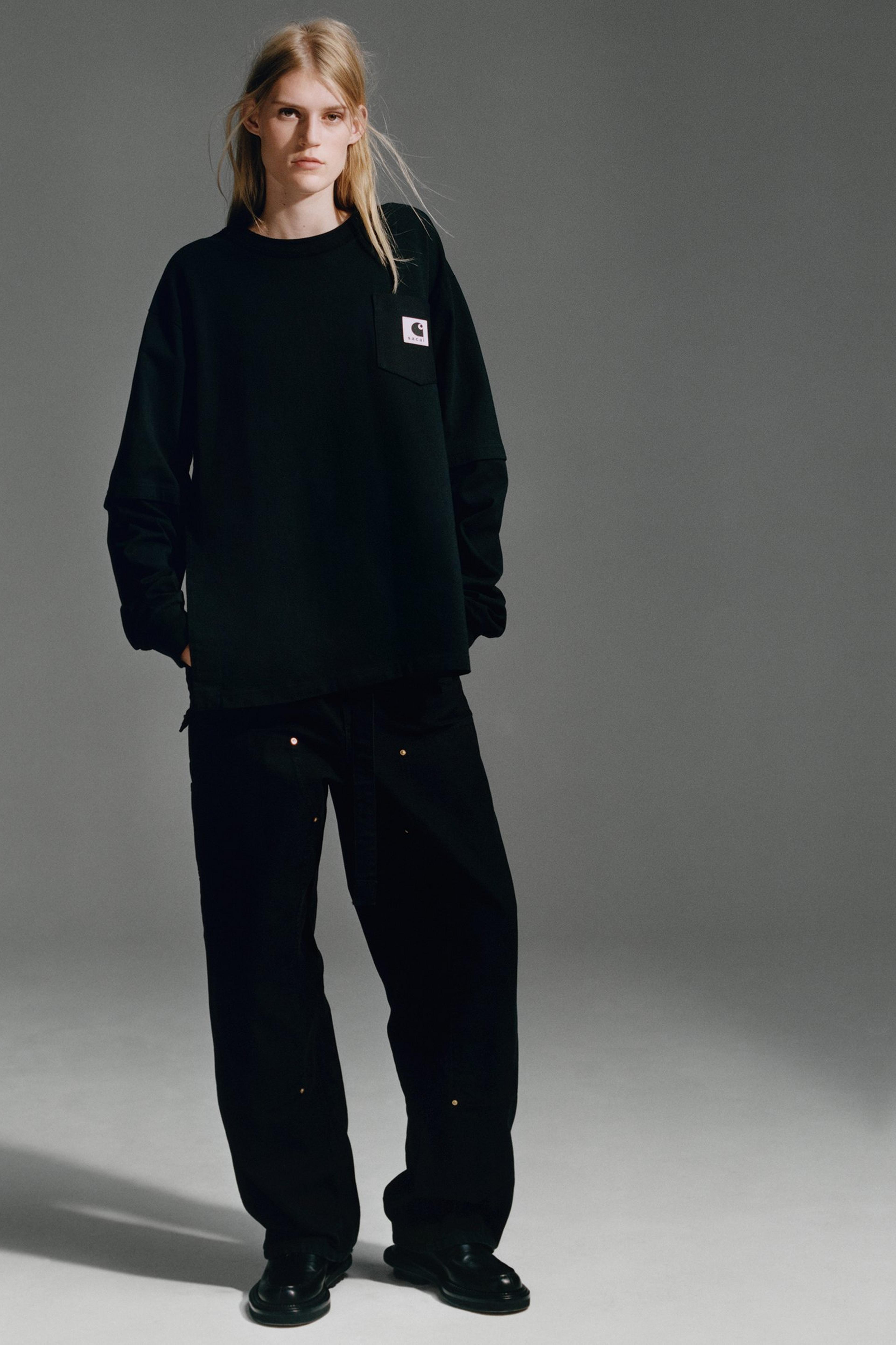 sacai Carhartt WIPコラボ サイドジップ付きブラックTシャツ