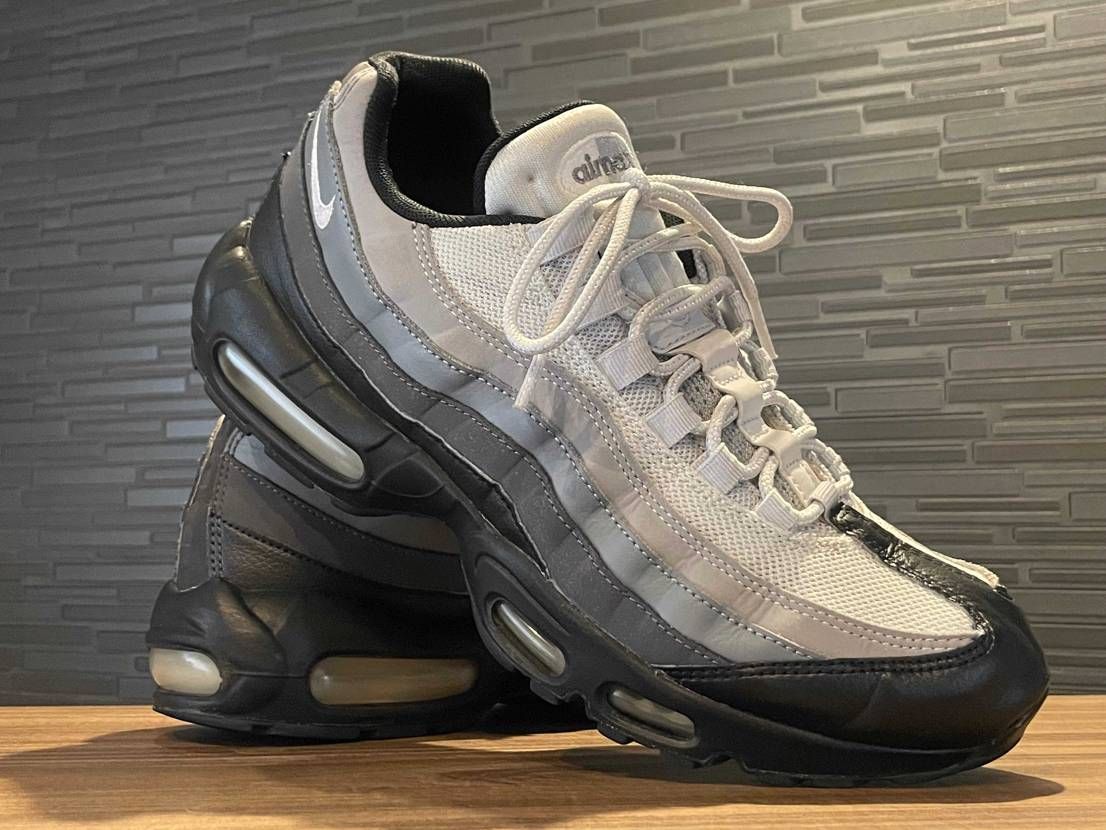 遊戯王 × ナイキ エアマックス95 