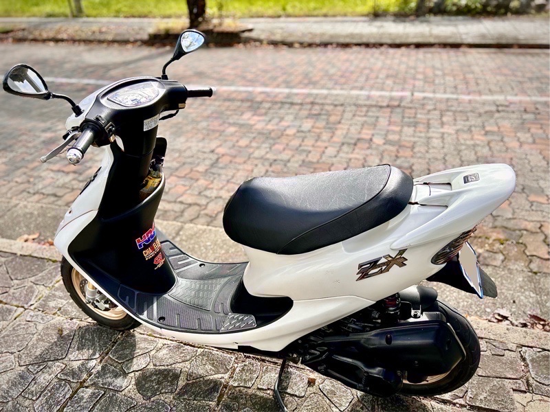 スケルトン追加 ホンダ ライブ・Dio ZX」のスケルトン仕様を限定発売