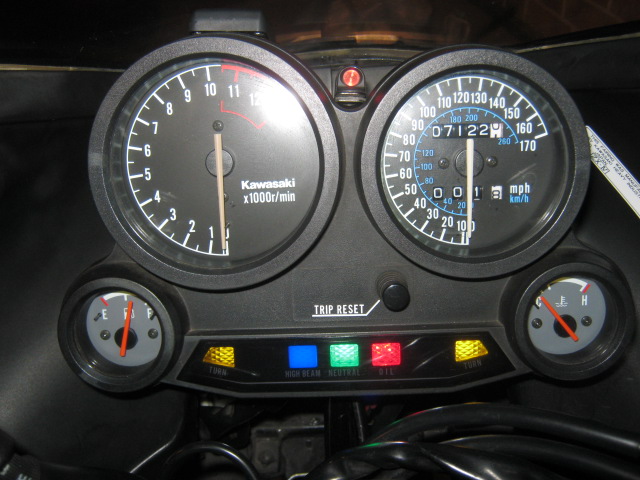 GPz900R用zzr系メーターポン付け