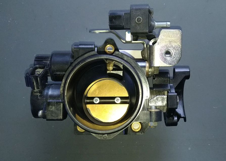 スロットルボディ(THB) 交換（ダイハツ エッセ・L235S/245S）by はっせ