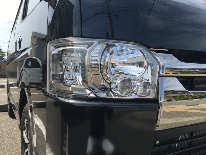 新車外し」 ハイエース ダークプライムII 純正ヘッドライト左右セット