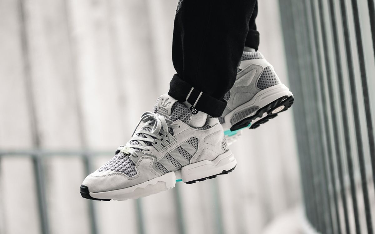 ホワイトスネイク The adidas ZX Torsion Takes on a Tonal Grey