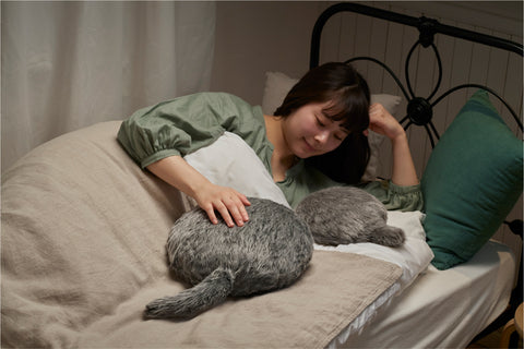 クッション型セラピーロボット Petit Qoobo （プチ・クーボ） – GOOD