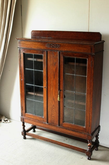 格子ガラスが魅力的なブックシェルフ（本棚） イギリスアンティーク