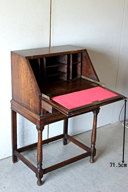 小ぶりなサイズが嬉しいライティングビューロー イギリスアンティーク