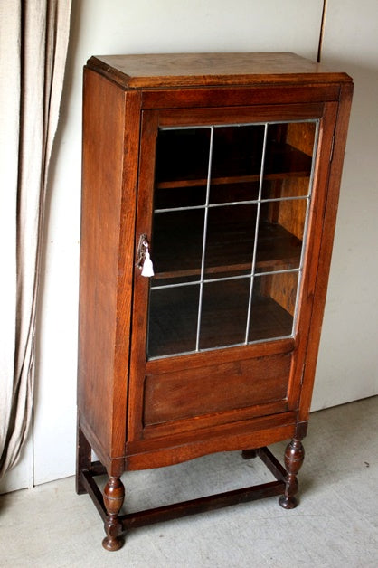 小ぶりなサイズがオススメ！1930年代オーク材ブックケース（高さ130cm