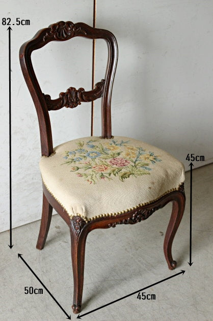 花の刺繍が美しいエレガントな椅子 フランスアンティーク家具