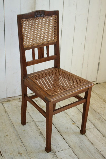 どんぐり模様が可愛いシンプルなラタンチェア（高さ96cm） フランス