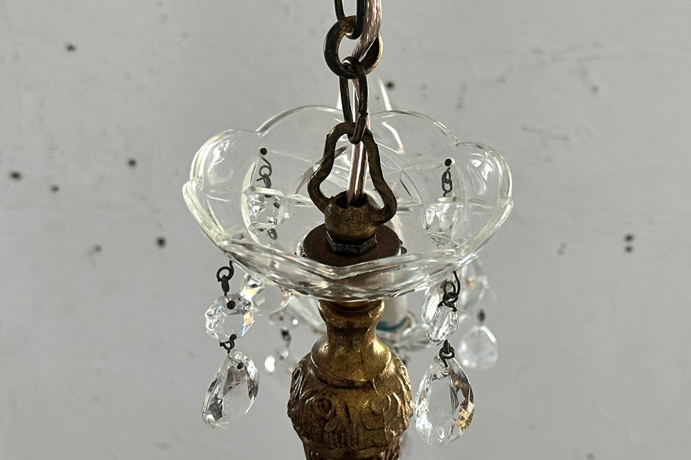 アンティーク初心者にもオススメの小ぶりな3灯シャンデリア フランス