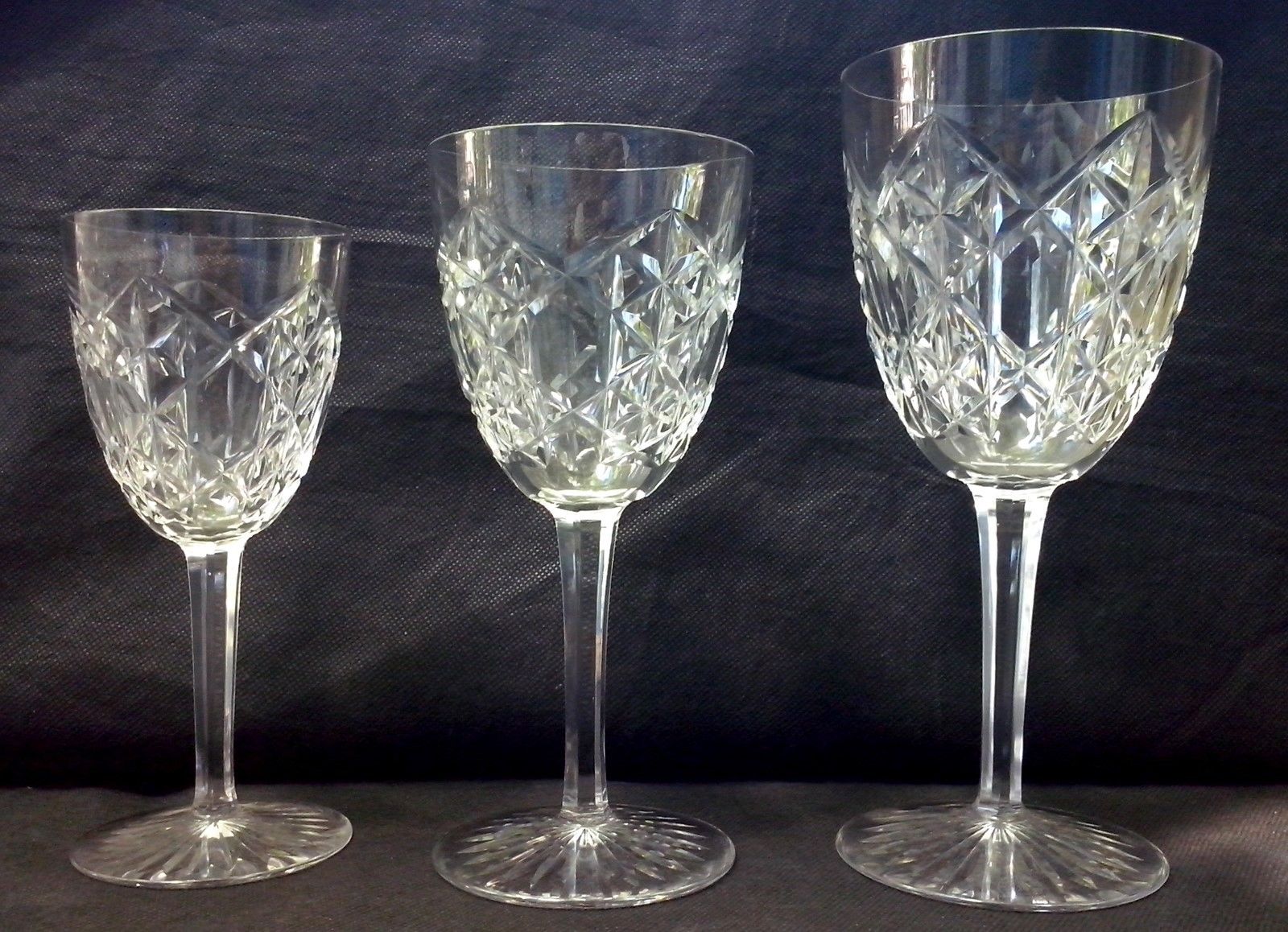 フランス 彫刻デキャンタ 厚みあるクリスタルに芸術的シルバー装飾 重