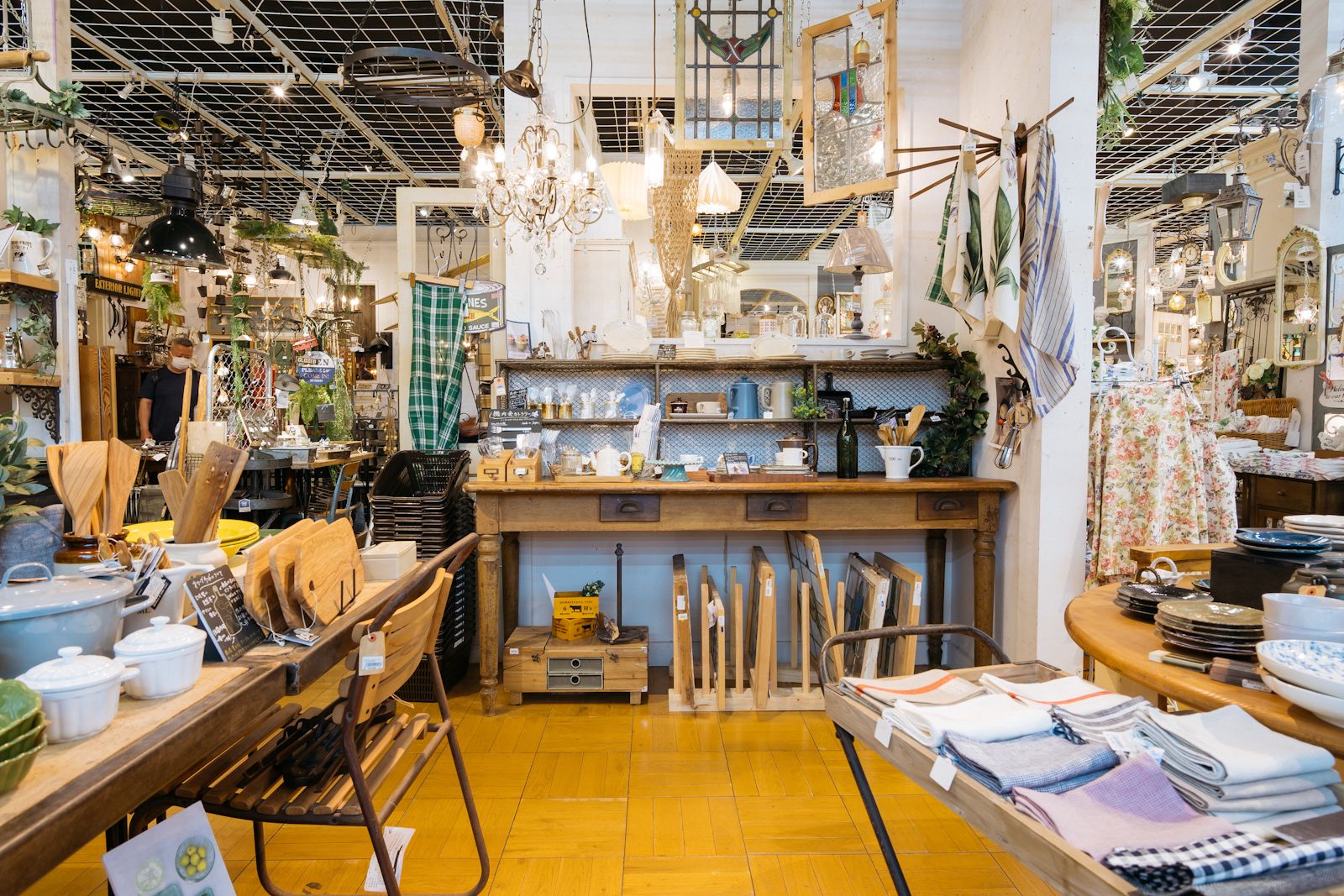 OLD FRIEND 瑞穂店｜アンティーク家具・雑貨のライフスタイルショップ