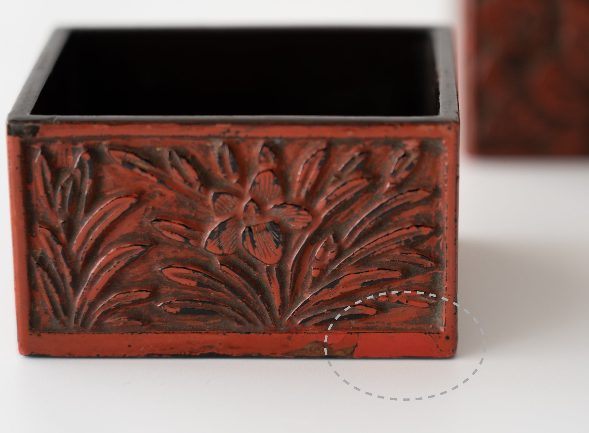 Bフライデー 蔵出し特価銅製 香合 彫刻模様 木製箱付き 作家物古物 B