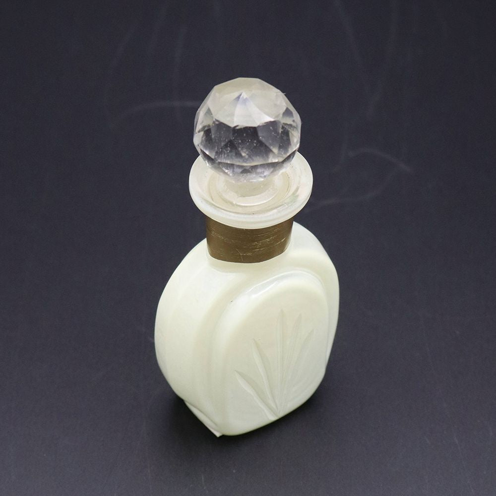 白ガラスがロマンチックです♪ ガラス香水ビン TO1-M15-1324