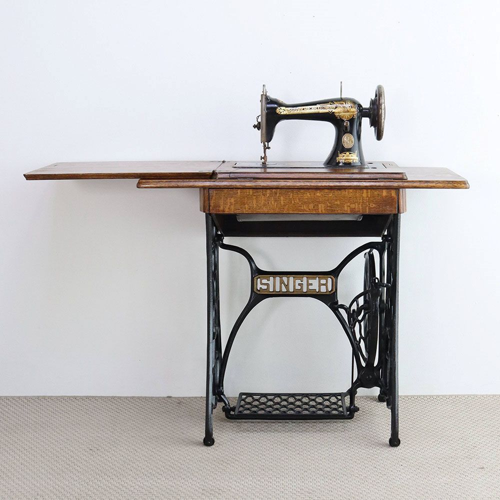 SINGERの足踏みミシン♪ アンティークミシン VC109-256 – アンティーク