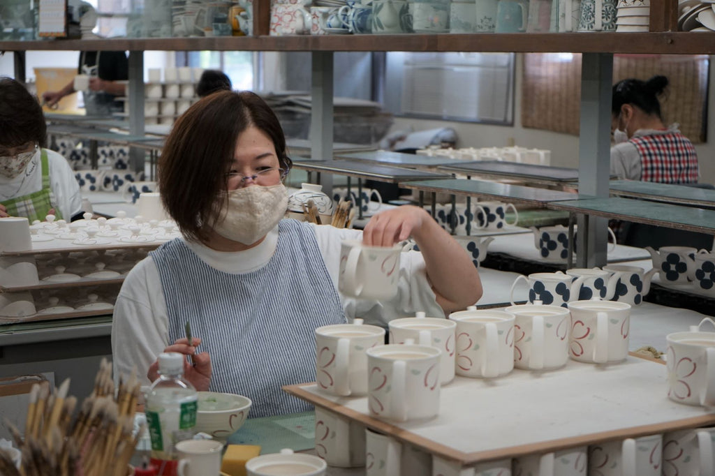 陶器 絵画をする人 陶器 絵画をする人