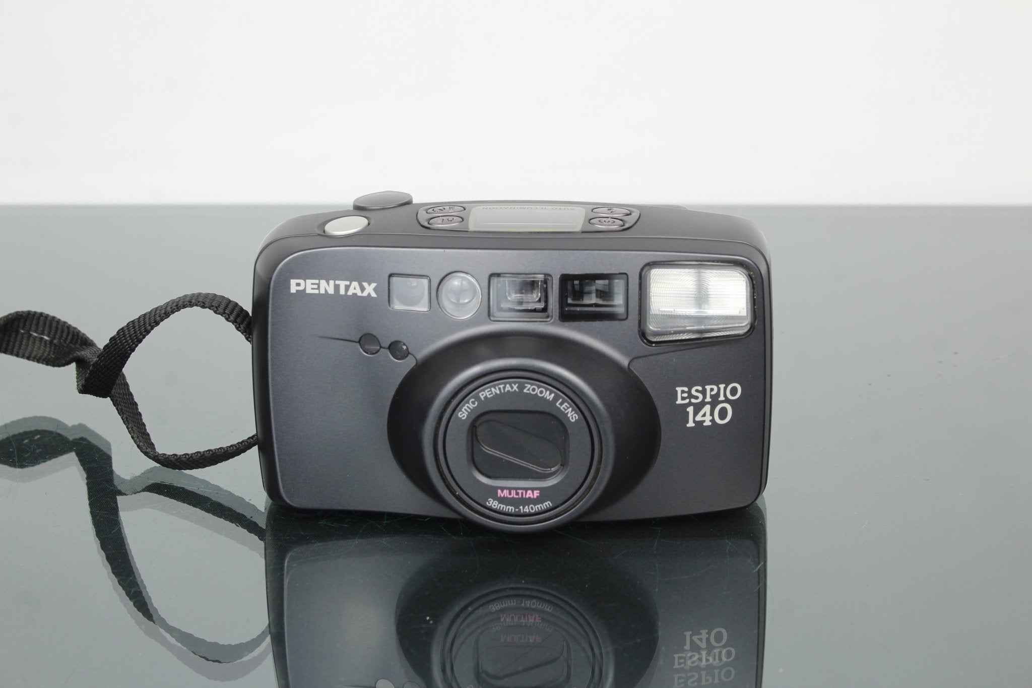 Pentax Espio 140 Review – Compact Elegance for Film Lovers – Dutch