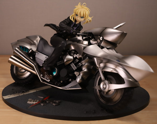 Fate/Zero Saber Motored Cuirassier フィギュア Amazon.com: Fate