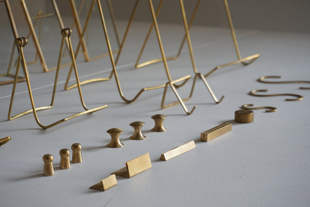 真鍮のディスプレイスタンド｜おしゃれな什器の企画・製造・販売 SHOP