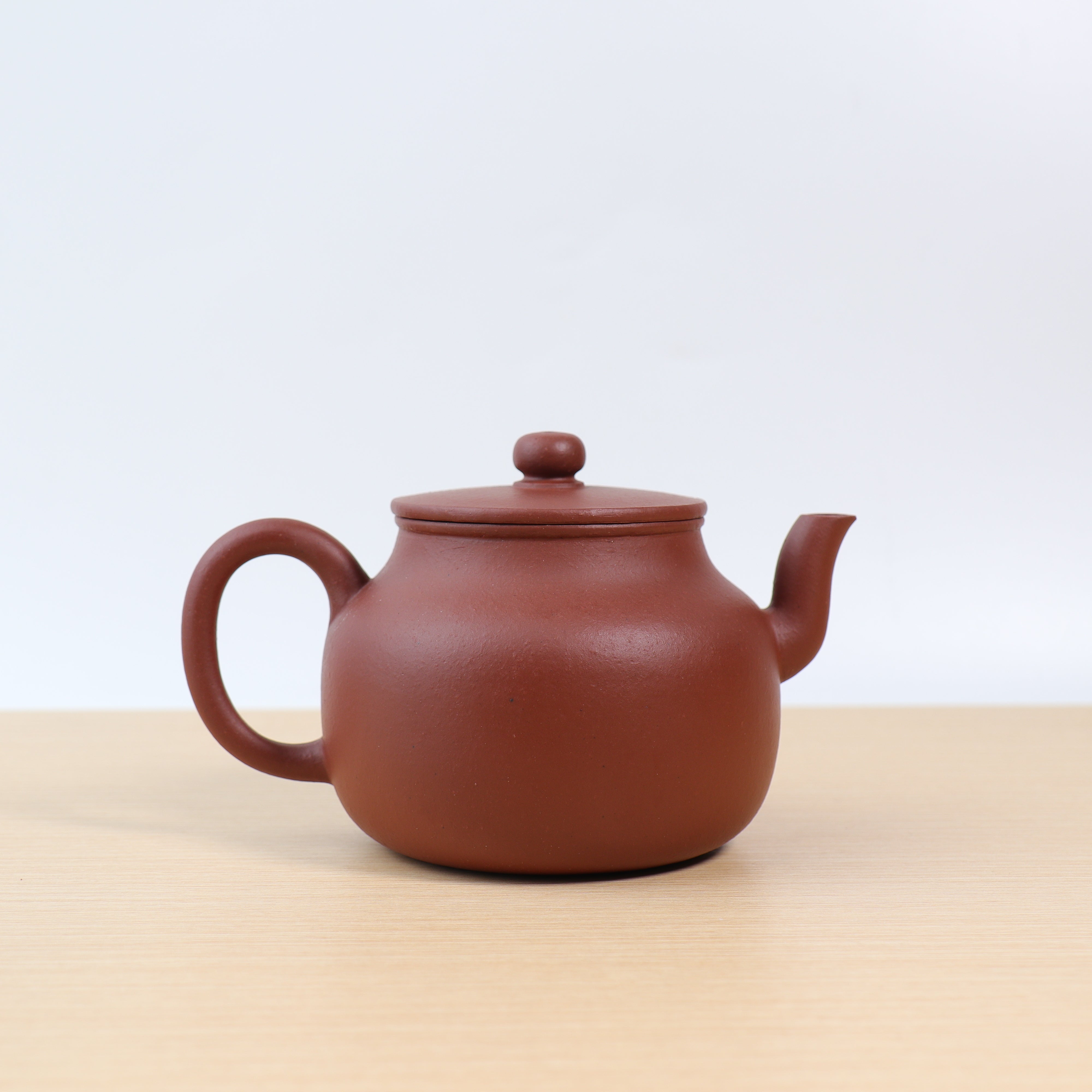 乾隆年製朱泥茶壺