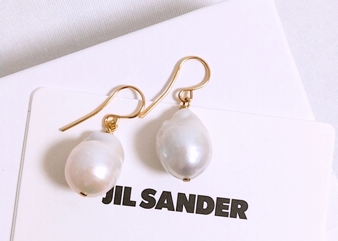 オケージョンに華やぐ「ジルサンダー」パールピアス #バイマのこれいい