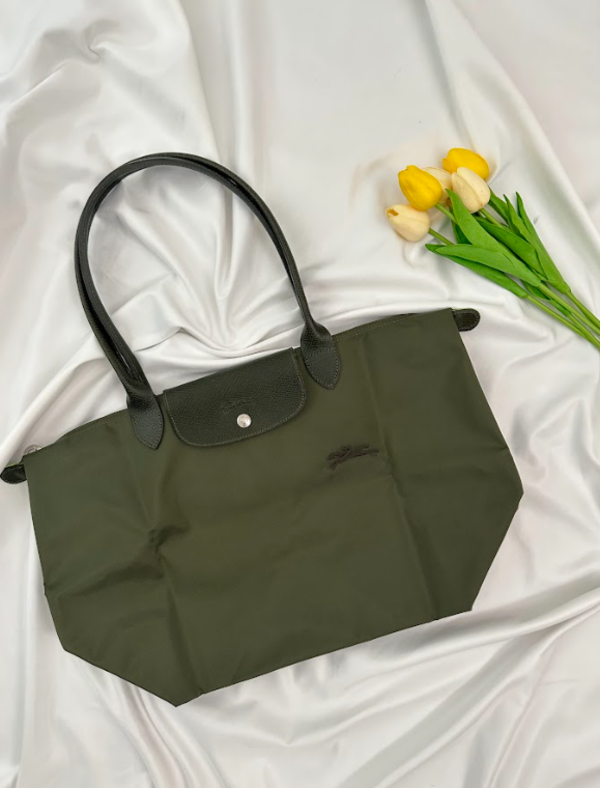 ハンドルが同系色でかわいい!ロンシャン・ルプリアージュ「グリーン