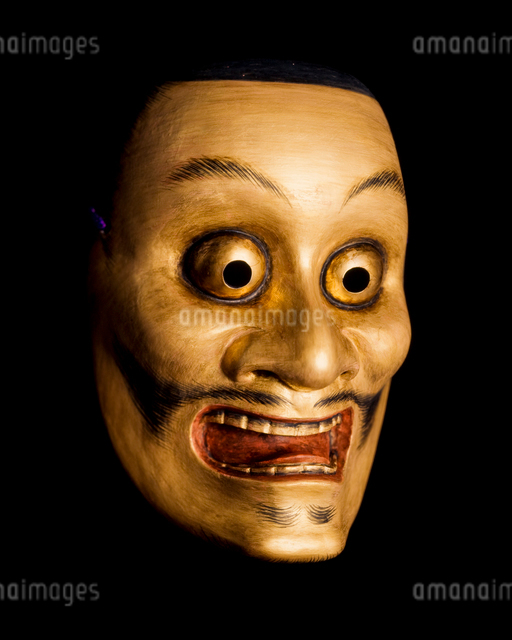 伝統的な日本の木製仮面 お面 能面 写真特集：日本の伝統芸術、