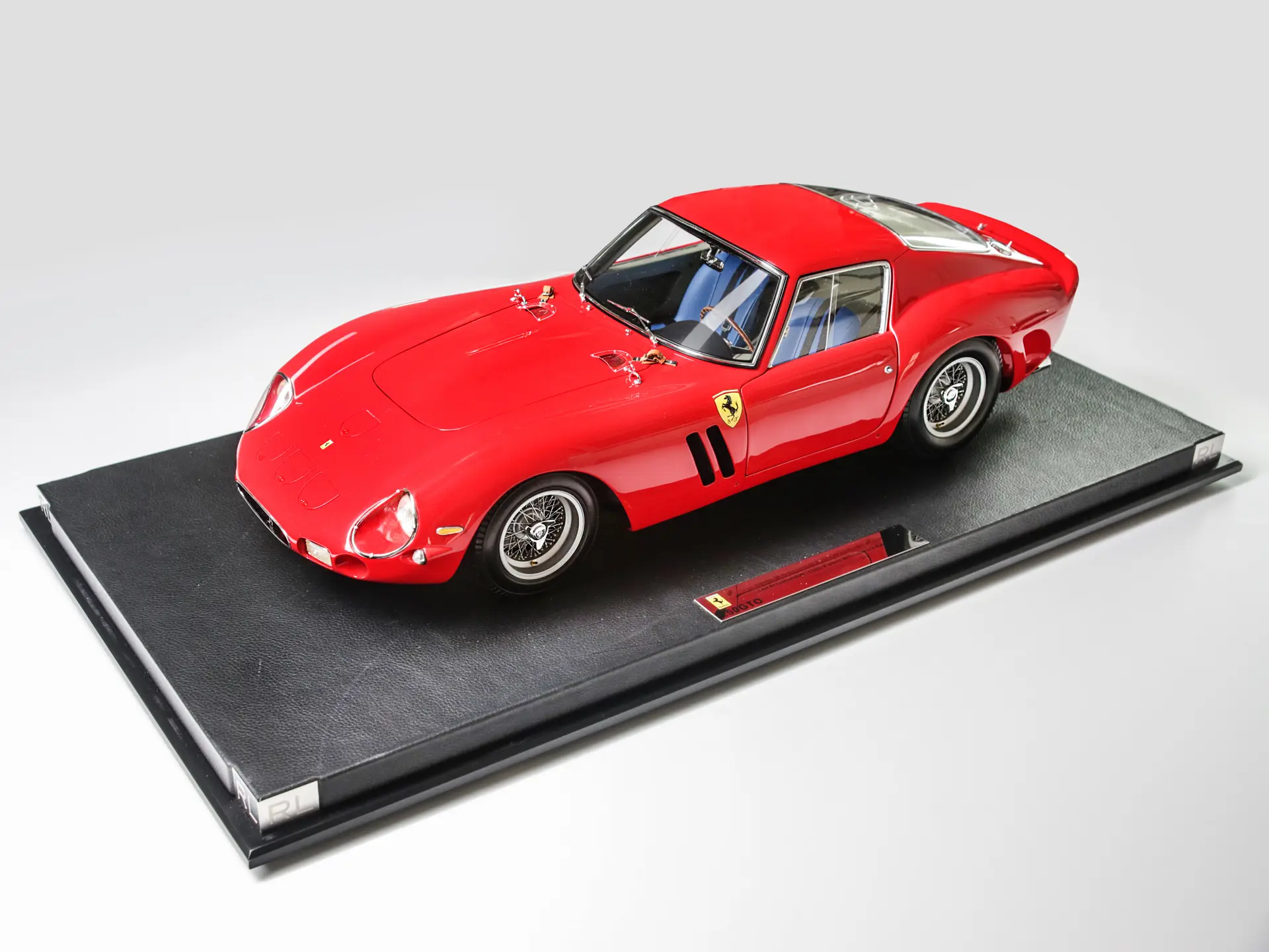 1962 Ferrari 250 GTO 1:8 Scale Model by Amalgam | Open Roads