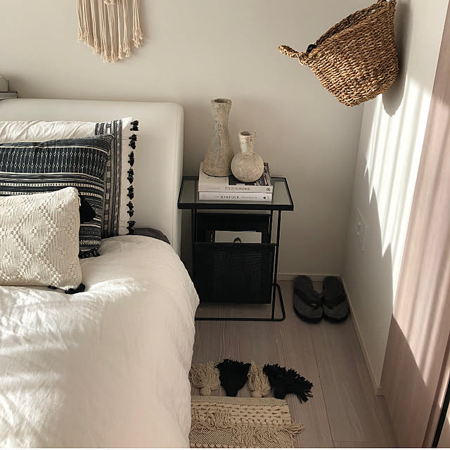 ZARAHOME ベッドサイドテーブルのおすすめ商品とおしゃれな実例