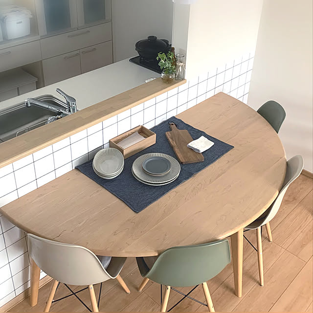 無印良品 半円型ダイニングテーブルのおすすめ商品とおしゃれな実例